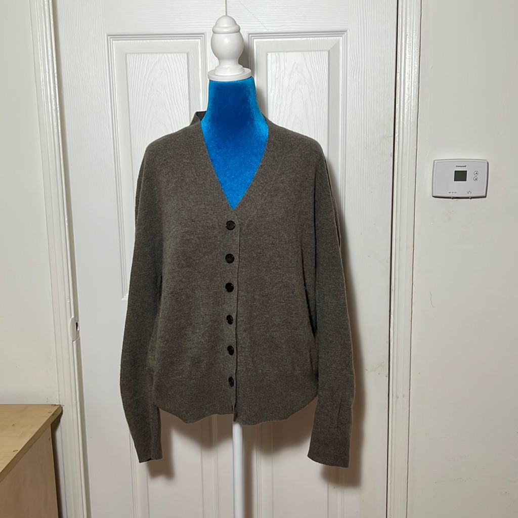 Lvir Cardigan Sweater M